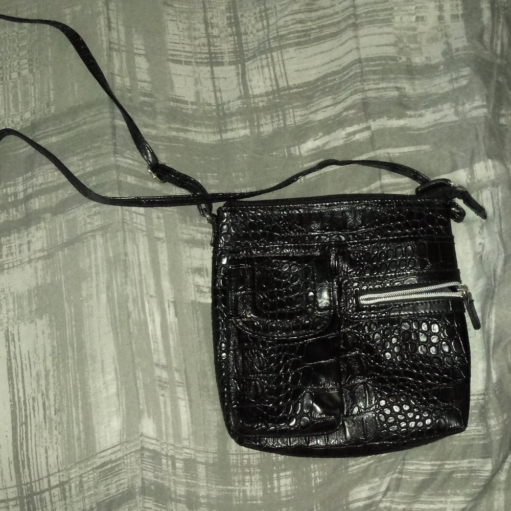 Faux alligator skin ourse
